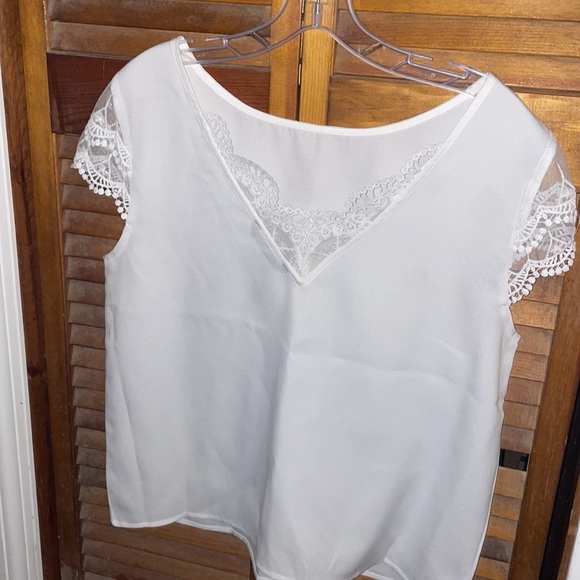 White lace crop top - Picture 2 of 3
